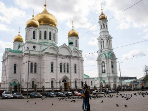 В Ростове запретят остановку транспорта на Соборной площади