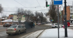 На одной из улиц Ростова трамвайные пути отгородят от автомобилей