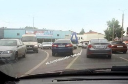 Ростовчане пожаловались на импровизированную парковку возле завода «Ростсельмаш»