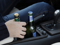 Пьяных водителей могут заставить сдавать мочу
