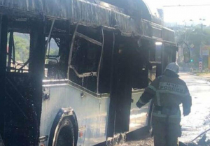В Ростове на проспекте Стачки сгорел ещё один автобус с пассажирами