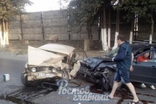 В столкновении ВАЗ-2106 и «Шкоды» на Нансена в Ростове пострадали четверо