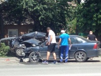 В Ростове на Стачки столкнулись «ВАЗ-2114» и Opel