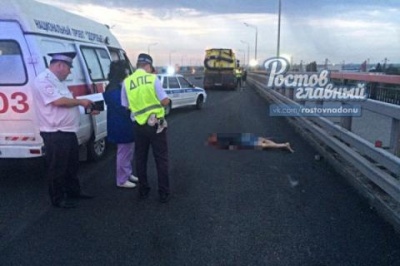 В Ростове на мосту Сиверса насмерть разбился мотоциклист