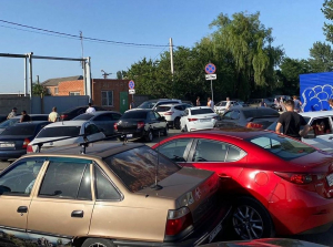 Бесплатно парковаться запретили на Соленом озере под Ростовом