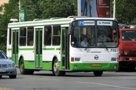 В администрации Ростова пообещали оштрафовать предприятия, выпустившие на улицы грязные автобусы и маршрутки