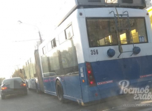 Ростовчане раскритиковали троллейбусы-«гармошки»