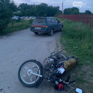 В Ростовской области девушка на ВАЗ-21099 сбила мотоциклиста