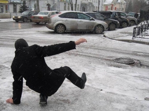 МЧС: В Ростовской области объявлено экстренное предупреждение из-за ураганного ветра