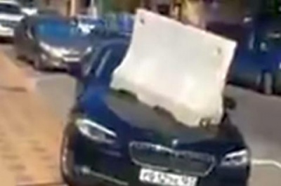 В Ростове за неправильную парковку на BMW положили отбойник