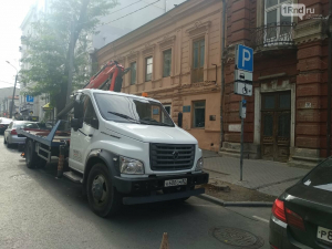 ГИБДД по РО: в Ростове эвакуатор занял место для инвалидов из-за поломки