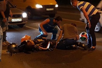 В Ростове Hyundai сбил мотоциклиста и его пассажирку