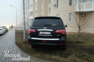Ростовчанам пригрозили штрафами за парковку на газонах