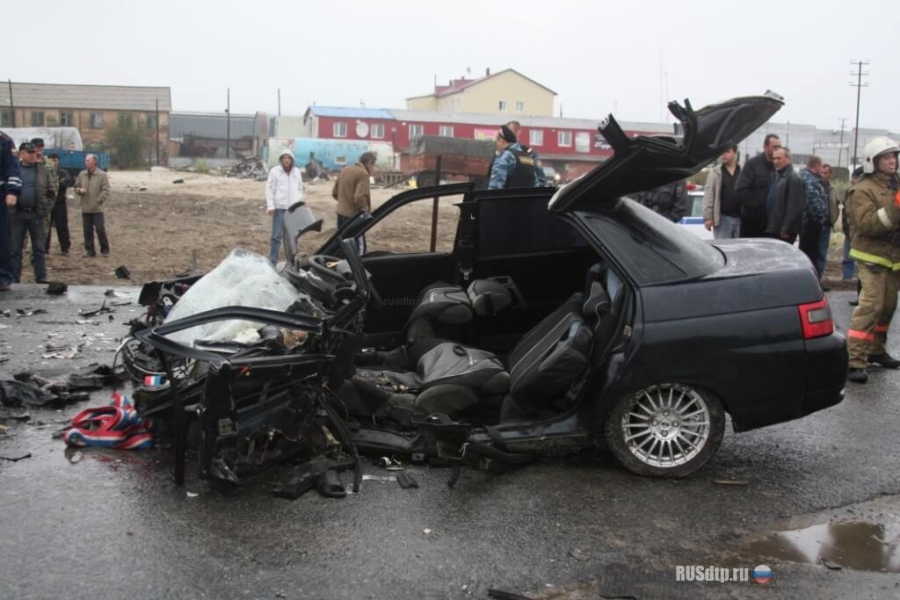 В лобовой аварии Ford и «ВАЗ-2110» под Ростовом пострадали трое