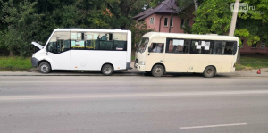 В Таганроге два человека пострадали при столкновении маршруток