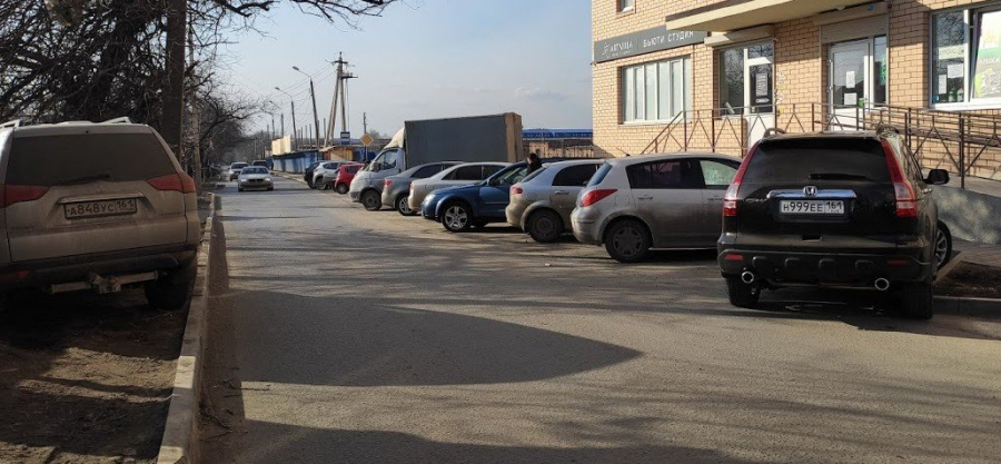 Власти Ростова решили запретить остановки машин на Тибетской