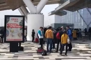 Из аэропорта Платов эвакуировали персонал и пассажиров